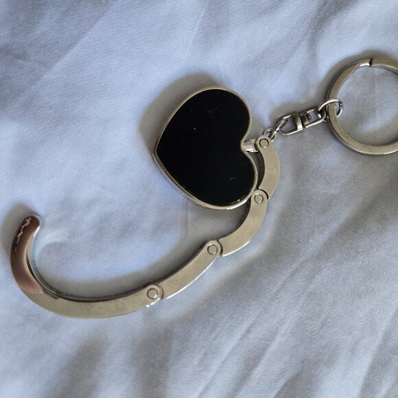 YSL Magnetic key chain - Picture 4 of 4